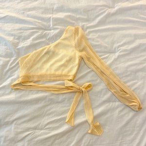 Medium one sleeve crop top!!